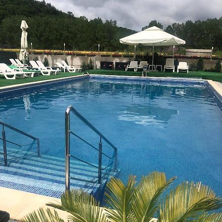 Hotel Ostrov Călimăneşti Zewnętrze zdjęcie