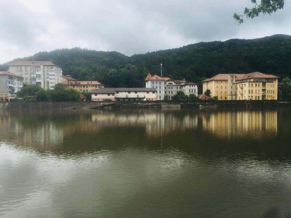 Hotel Ostrov Călimăneşti Zewnętrze zdjęcie