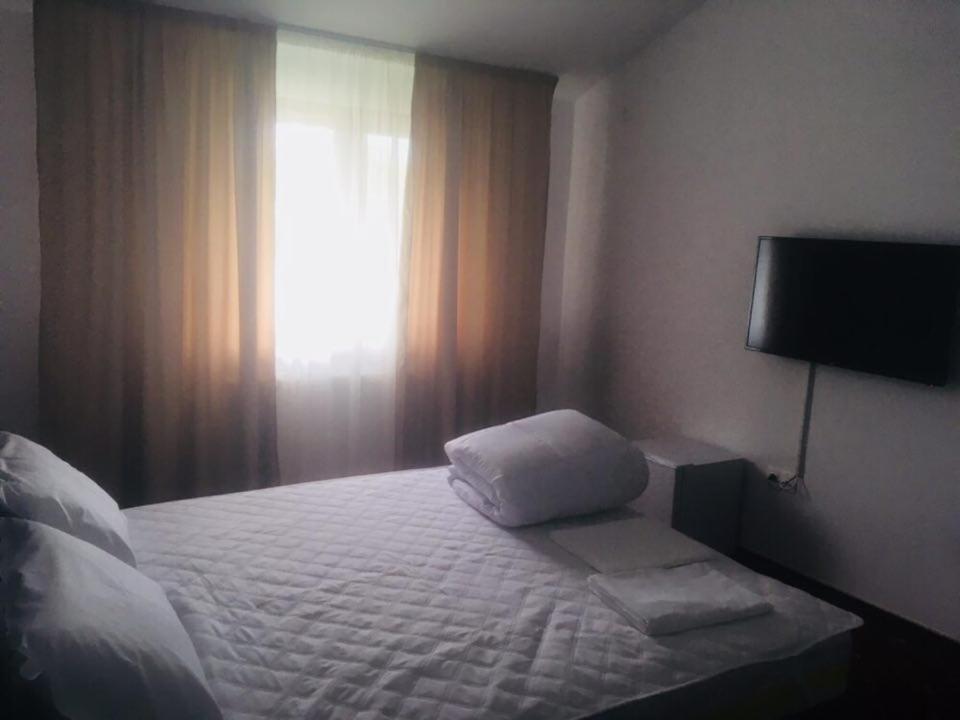 Hotel Ostrov Călimăneşti Zewnętrze zdjęcie