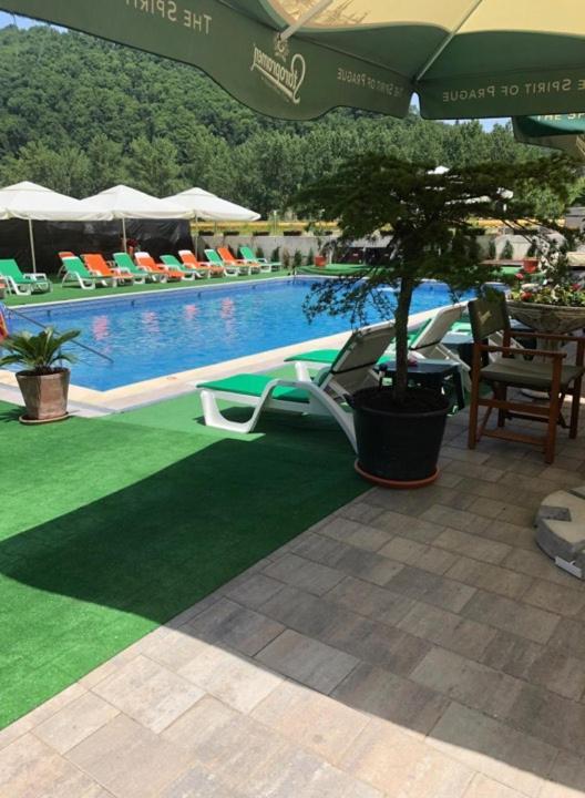 Hotel Ostrov Călimăneşti Zewnętrze zdjęcie