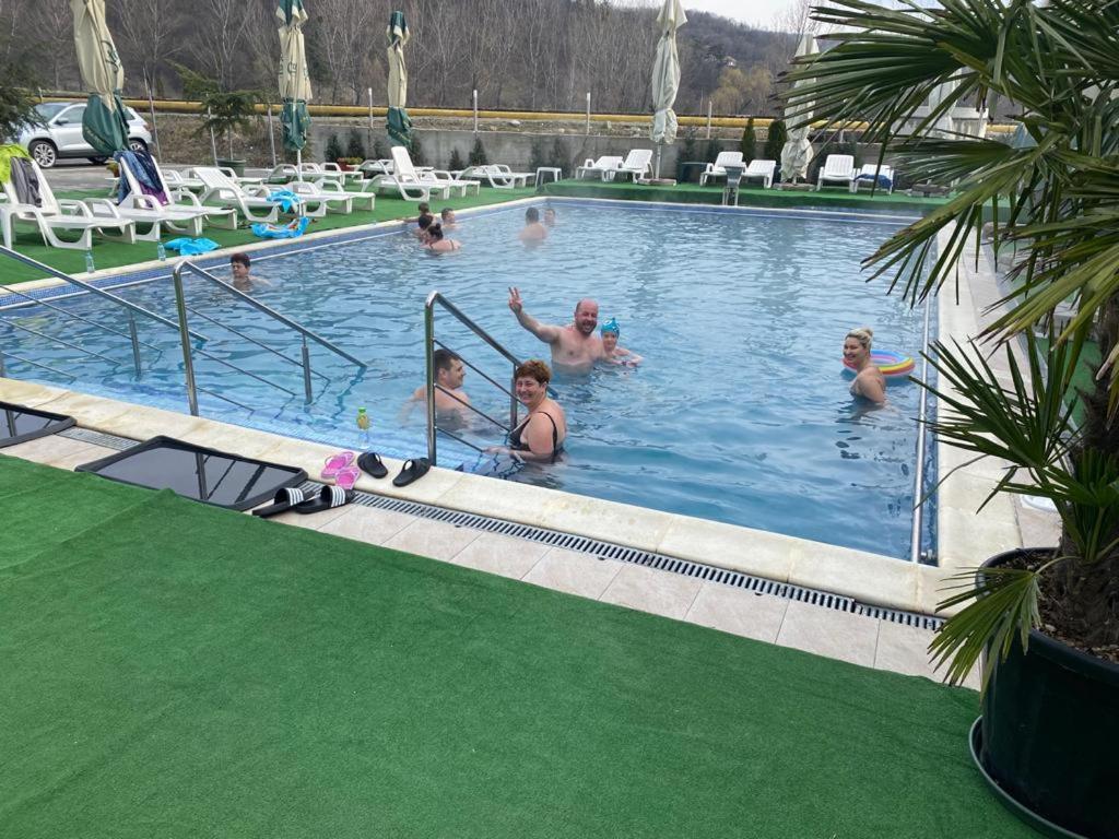 Hotel Ostrov Călimăneşti Zewnętrze zdjęcie