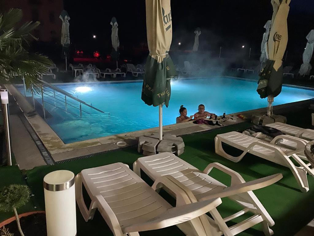 Hotel Ostrov Călimăneşti Zewnętrze zdjęcie